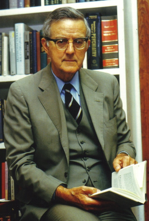 Foto do Dr. Ian Stevenson, o Galileu da Reencarnação